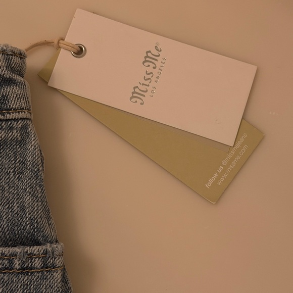 NWTS Miss Me low rise light wash mini skirt - Picture 2 of 7